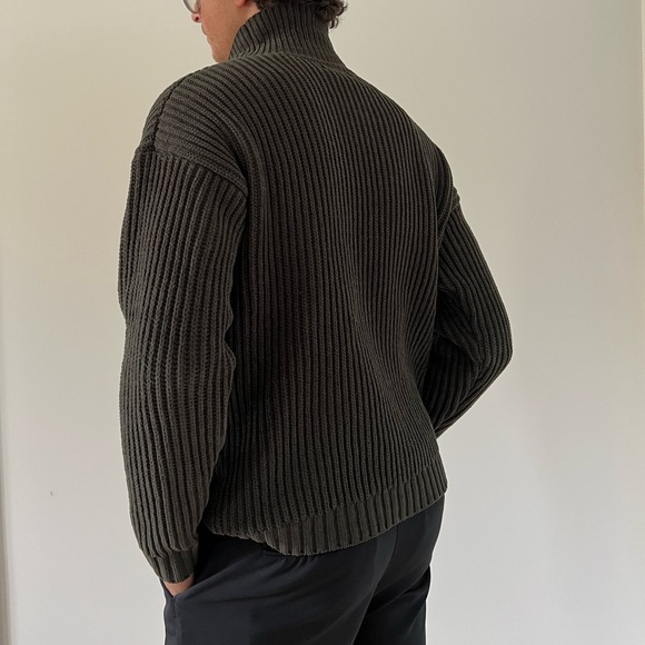 Chunky Knit Turtle Neck - Picture 2 of 2